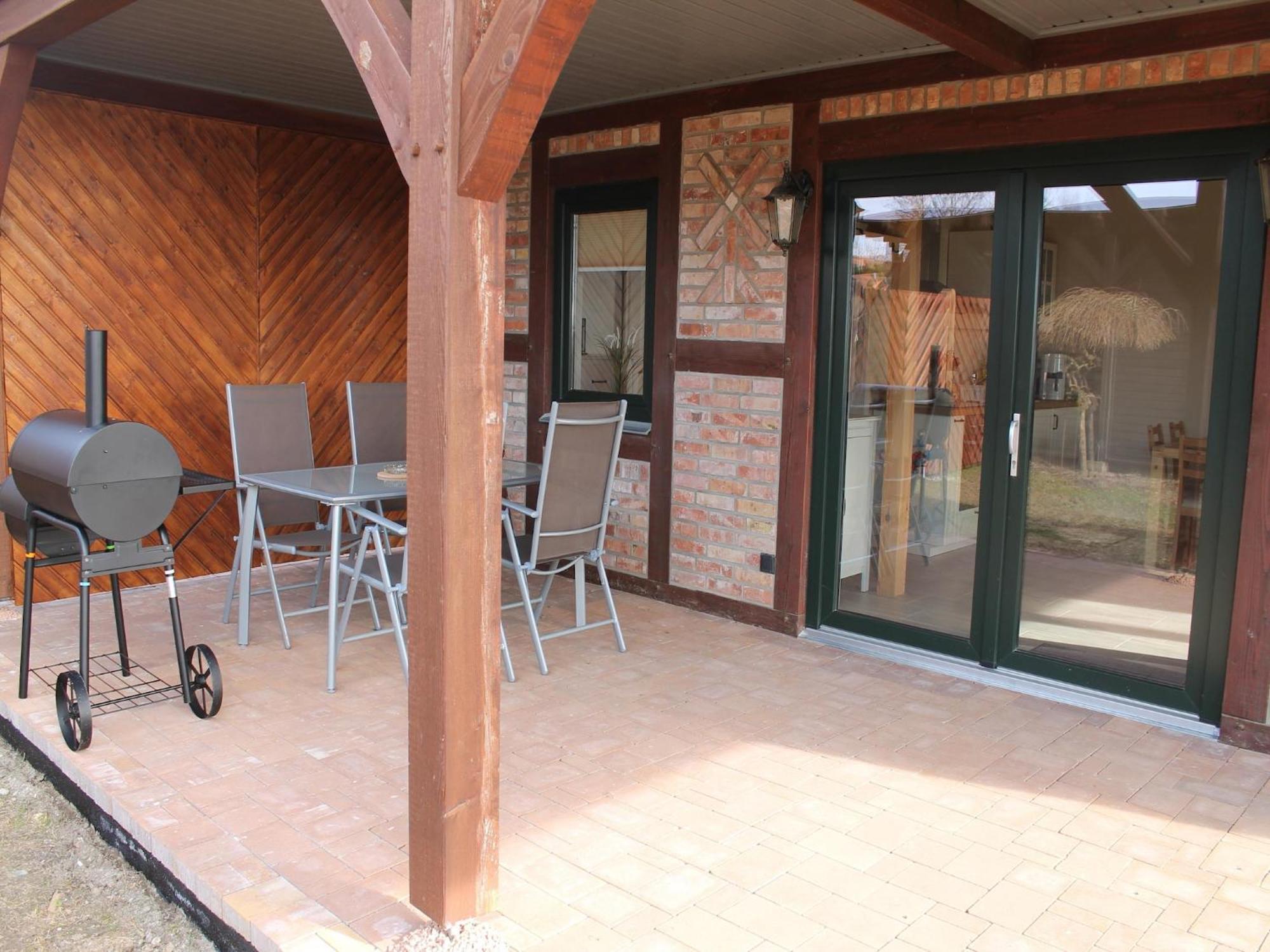 Modern Holiday Home In Brusow With Roofed Terrace Kropelin ภายนอก รูปภาพ